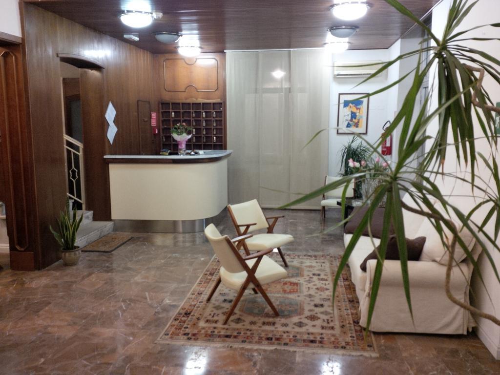 Hotel Giulia Marina di Massa Exteriör bild